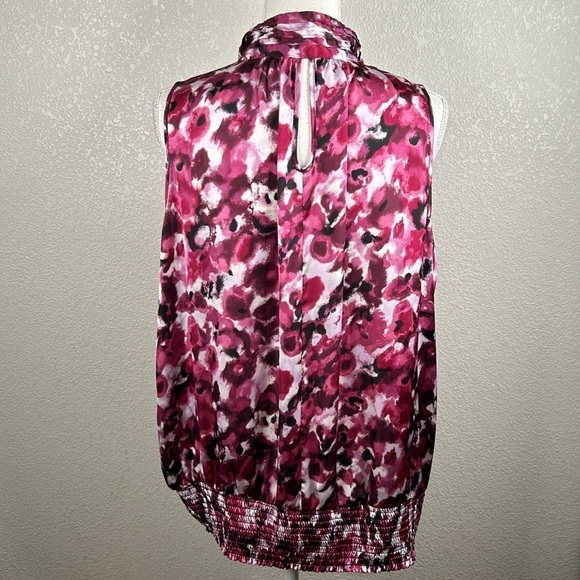 Dress Barn Purple & White Floral V-Neck Front Ruffle Sleeveless Top Size 2X - Picture 5 of 8